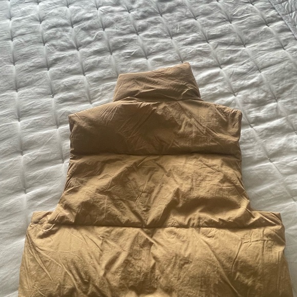 Cropped Vest - Picture 3 of 3